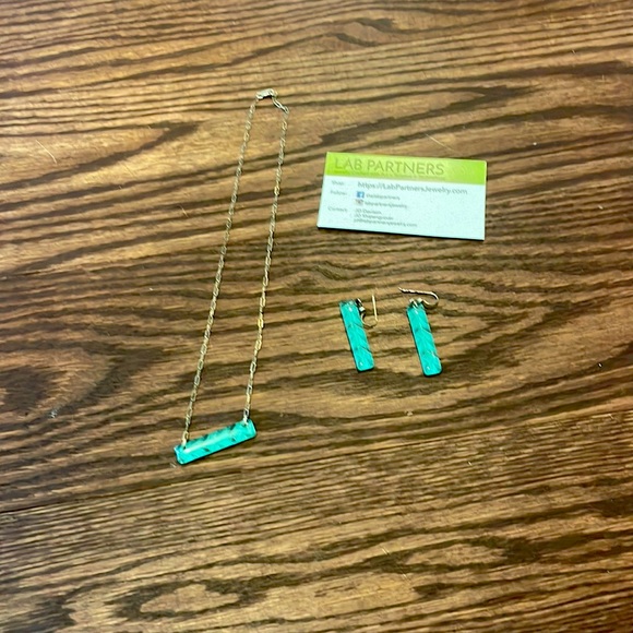 Handcrafted earrings and necklace - Picture 1 of 3